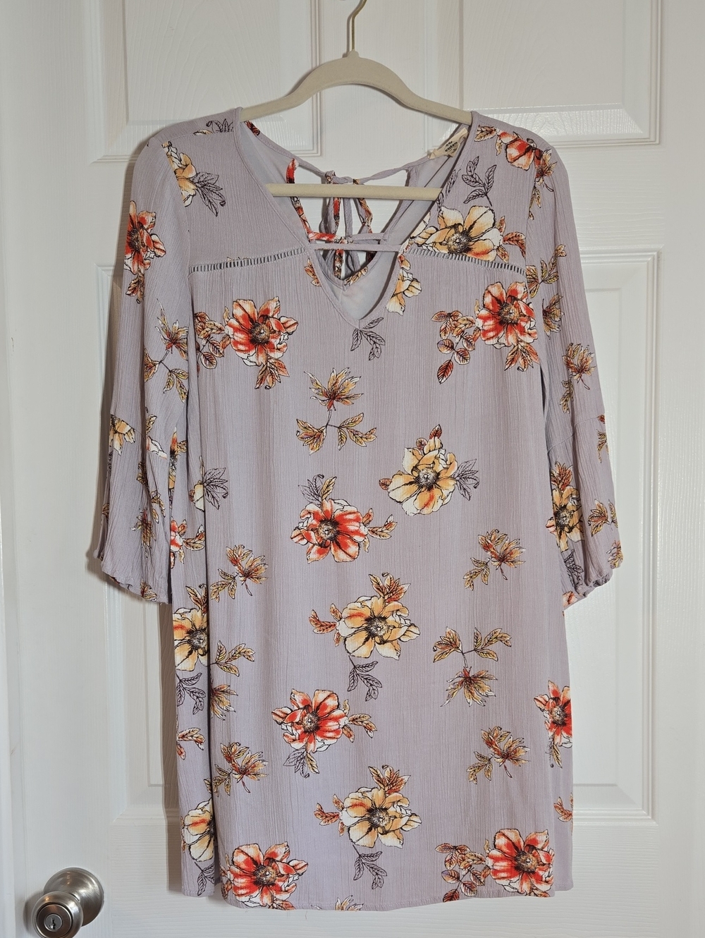 Entro Lavender Floral Midi Dress with Lace-Up V-Neck Size Small